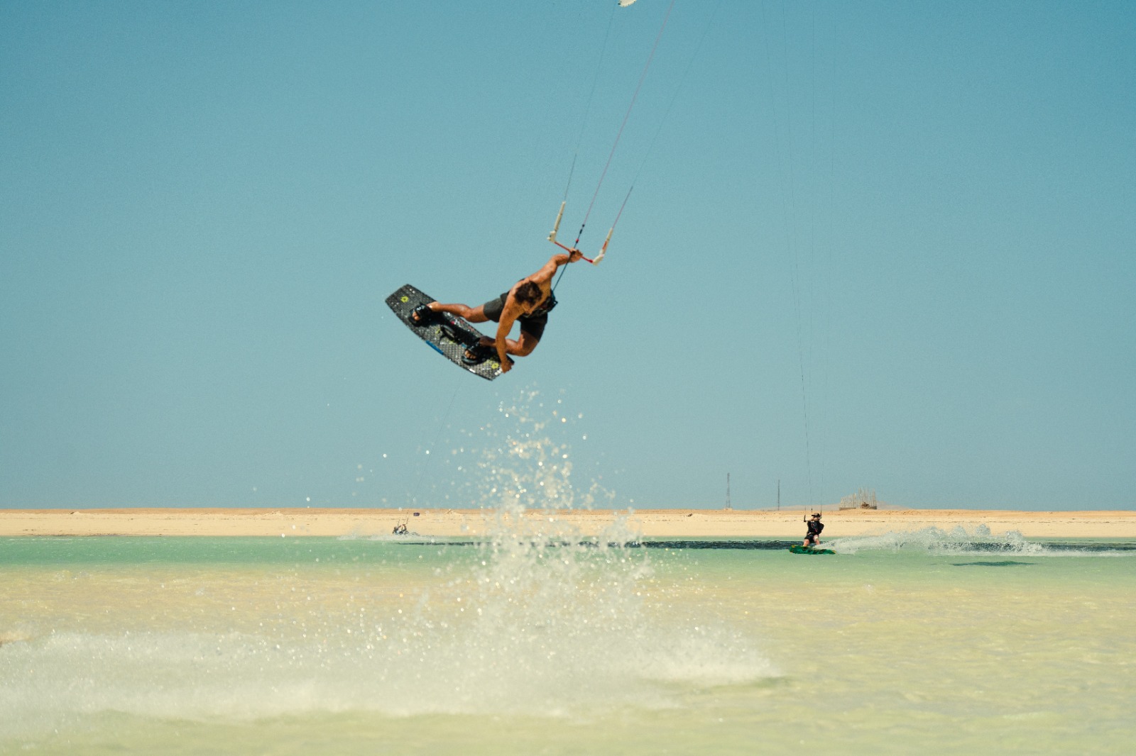 How Many Knots For Kitesurfing? Wind Guide For Beginners And International Riders