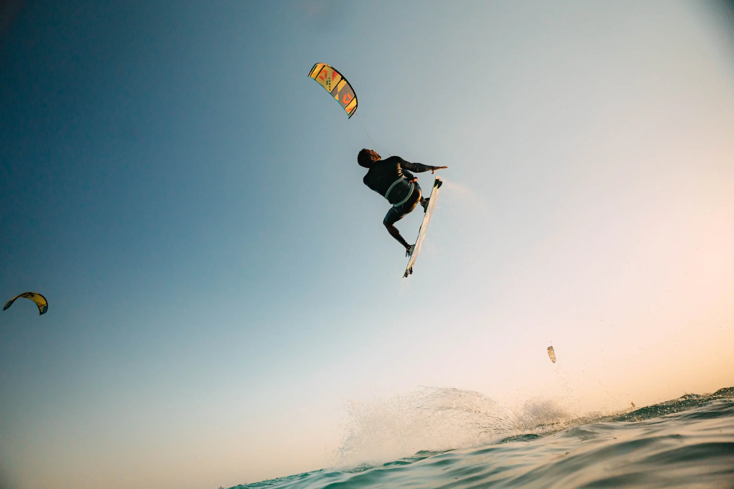How Does Kitesurfing Work? A Simple Guide For Beginners